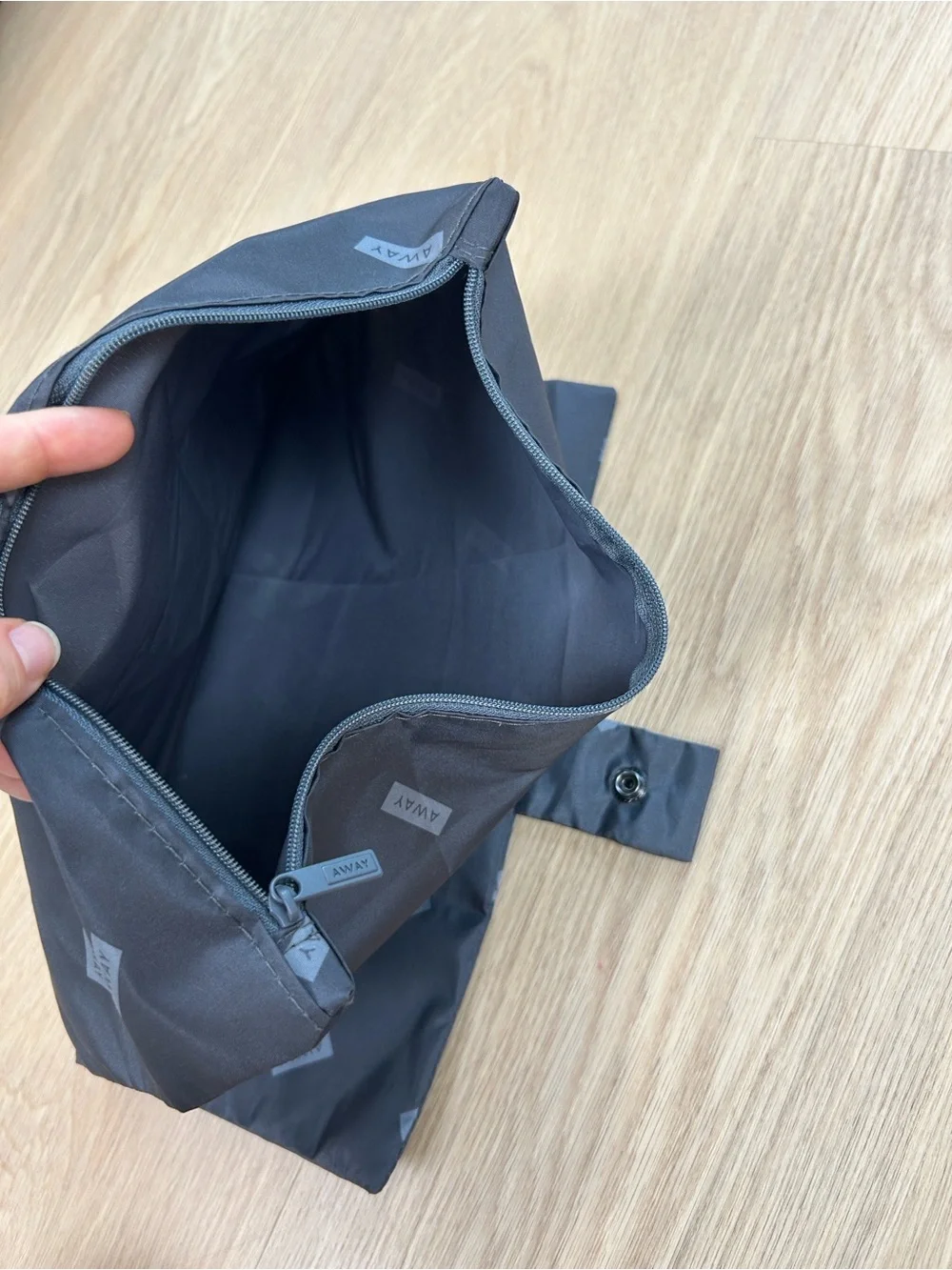 Away Luggage Nylon Zip Pouch Dust Bag